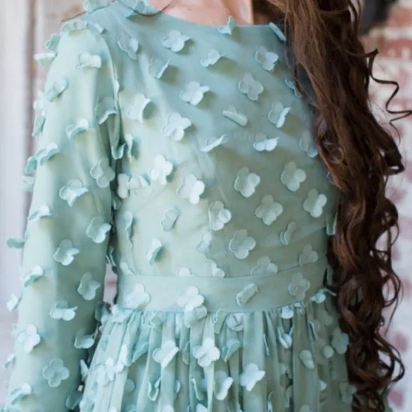 Dainty Jewells Petals in the Wind Dress - Picture 4 of 10